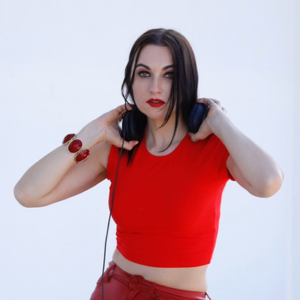DJ Stella | 4 March Stella, a talented DJ from Spain, has been on a global music journey. With a unique blend of European flair and Indian inspiration, Stella's sets are a true reflection of her diverse experiences and cultural fusion.